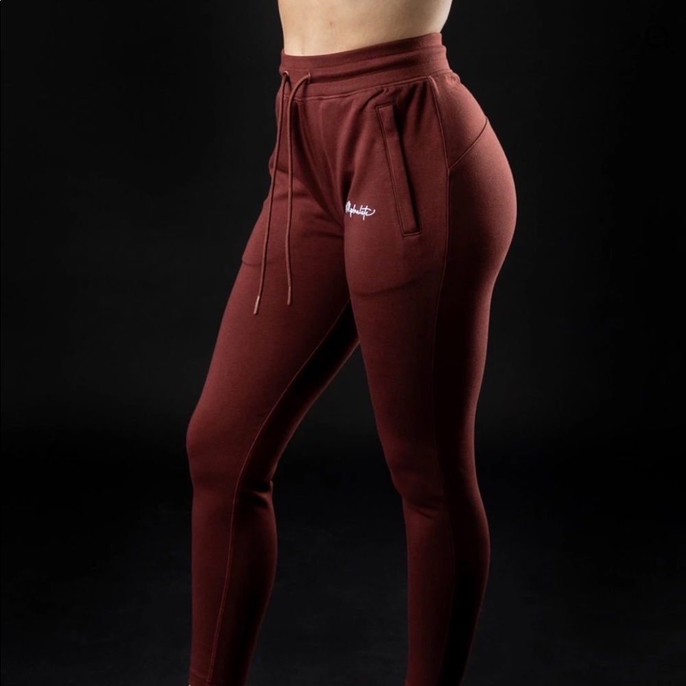 ALPHALETE MEDIUM ESSENTIAL JOGGER - BLACKOUT